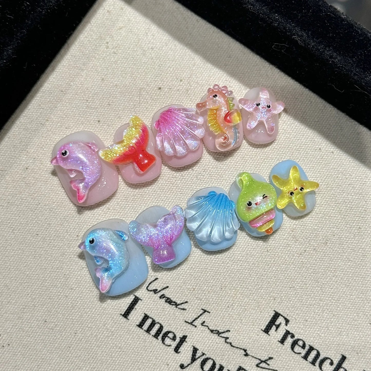 10 Pcs Pink Handmade Press-On Nails – Full Cover Bear & Heart Design with Rhinestones, Short Round Manicure Tips
