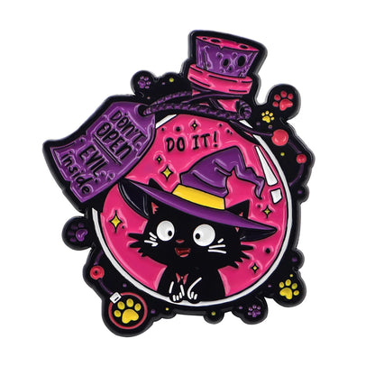 Cute Black Cat Enamel Pin – Animal Brooch Lapel Pin for Backpack, Clothing, Witch Jewelry & Halloween Gifts