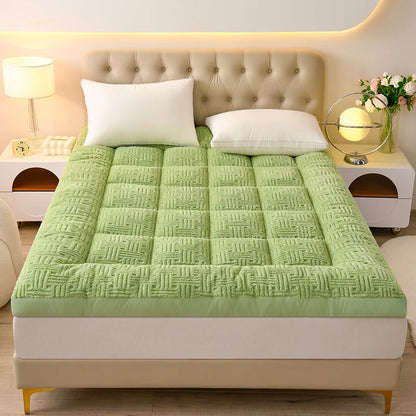 Fluffy Fleece Mattress Topper - Extra Thick Warm Plush Mattress Pad for Winter, Queen Size Folding Camping Mat