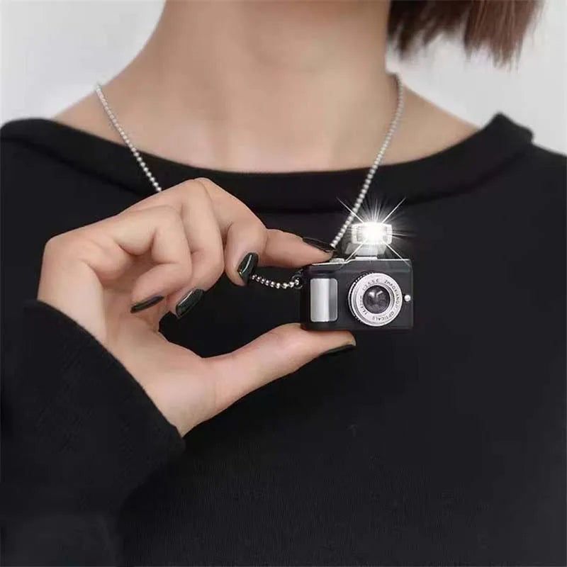 Fashion Camera Pendant Necklace – Vintage Flash Light Camera Jewelry with Long Chain for Women & Men, Punk Party Accessory