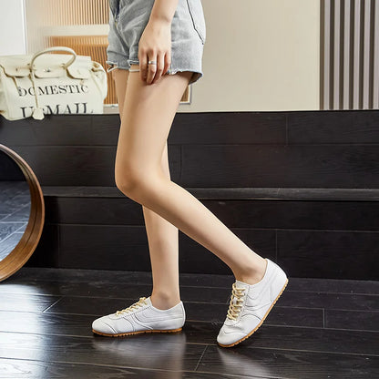 German 2025 Women’s Leather Sneakers — Retro Lace-Up Flat Training Shoes, Large Size Forrest Gump Style