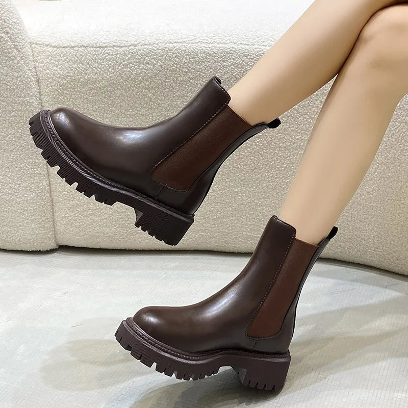 2024 Chelsea Boots – New Thick-Soled Women's Short Boots, Fashionable Autumn & Winter Shoes