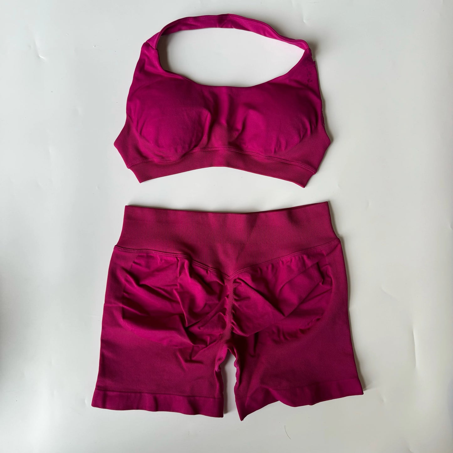 2PCS Seamless Yoga Workout Set – Scrunch Shorts & Halter Sports Bra Gym Fitness Outfit