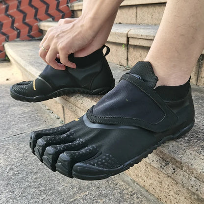 Unisex Five-Finger Split-Toe Water Shoes - Quick-Dry Mesh Sneakers for Canyoning, Climbing & Outdoor Activities