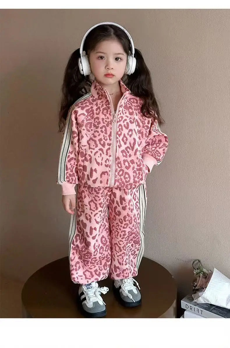 Girls' Spring Sportswear Set – Stylish Leopard Pattern Top & Pants Two-Piece Outfit for Children