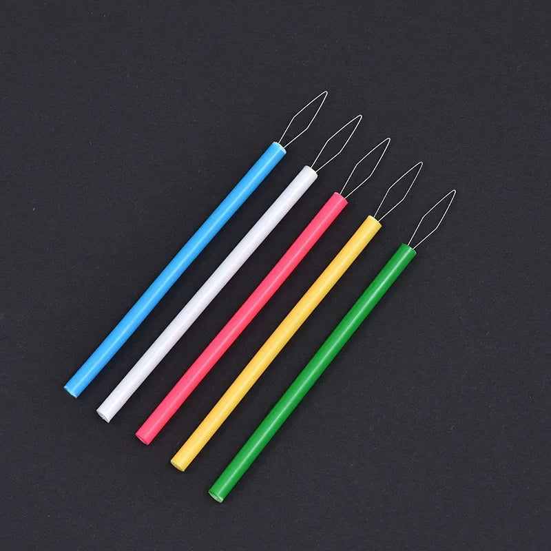 Cylindrical Colorful Needle Threader – DIY Sewing Accessories for Threading Needles, Beading & Sewing Tools