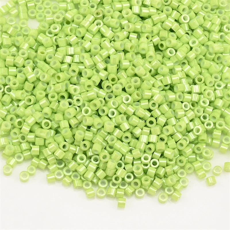 1000Pcs 1.6x1.3mm Japan Glass Seed Beads 11/0 – Cylindrical Loose Beads for DIY Statement Jewelry Making (5g Pack)