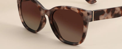 ZENOTTIC Women’s Cat Eye Polarized Sunglasses – Oversized Retro UV400 Designer Shades
