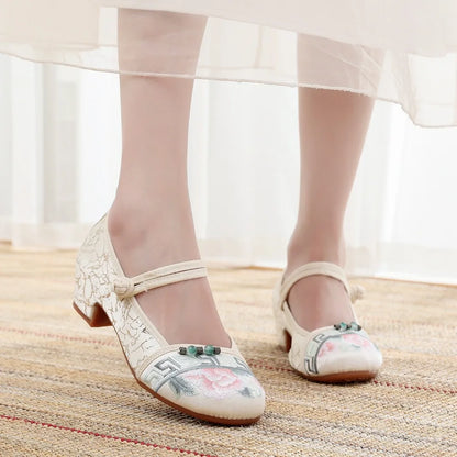 Women’s Embroidered Traditional Shoes - Vintage Chinese Hanfu Qipao Beijing Style Ethnic Dance Footwear