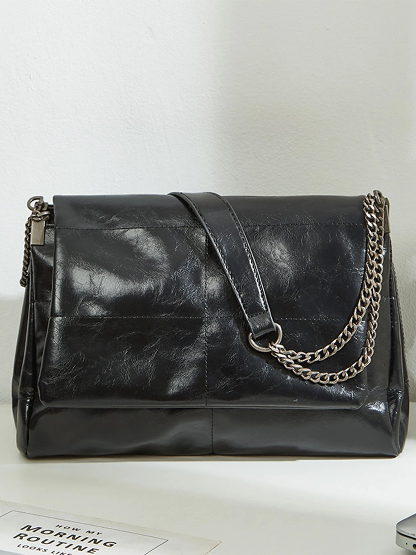2024 Women's Large Capacity Chain Tote Bag – High-End Commuting Bag, Fashionable Single Shoulder for Spring/Summer