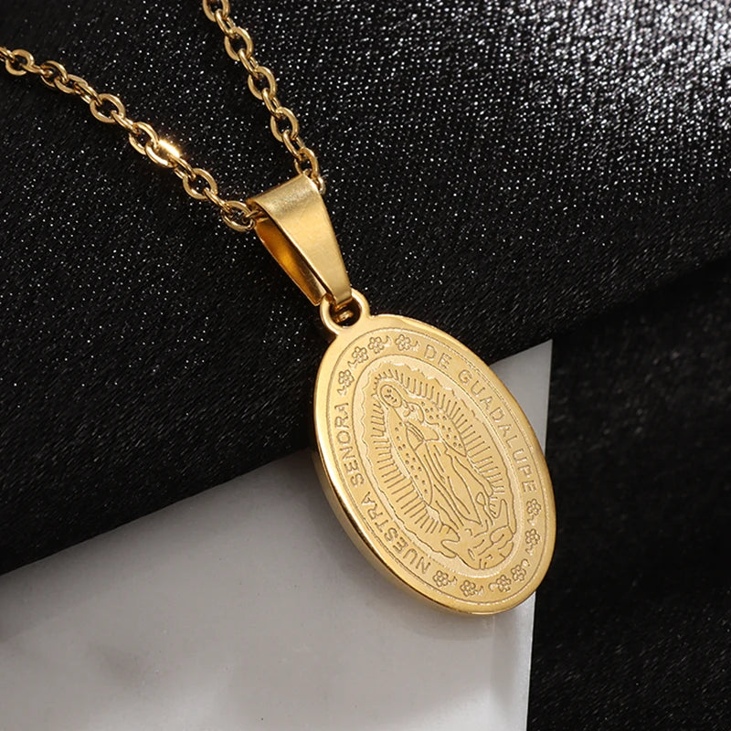 Caribbean Pirates Aztec Gold Coin Necklace – Retro Skull Pendant, Punk Hip Hop Movie Accessory