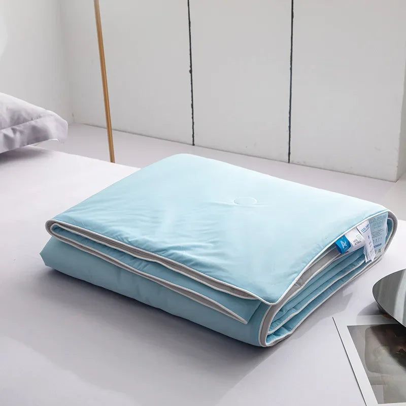 High-Quality Cooling Blanket – Smooth Air-Conditioning Comforter, Lightweight Summer Quilt with Double-Sided Cooling Fabric
