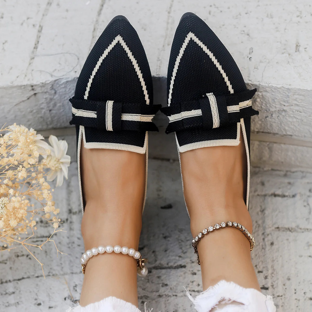 2024 Women’s Knitted Flats – Breathable Slip-On Pointed Toe Loafers, Comfortable Casual Walking Shoes in Solid Colors