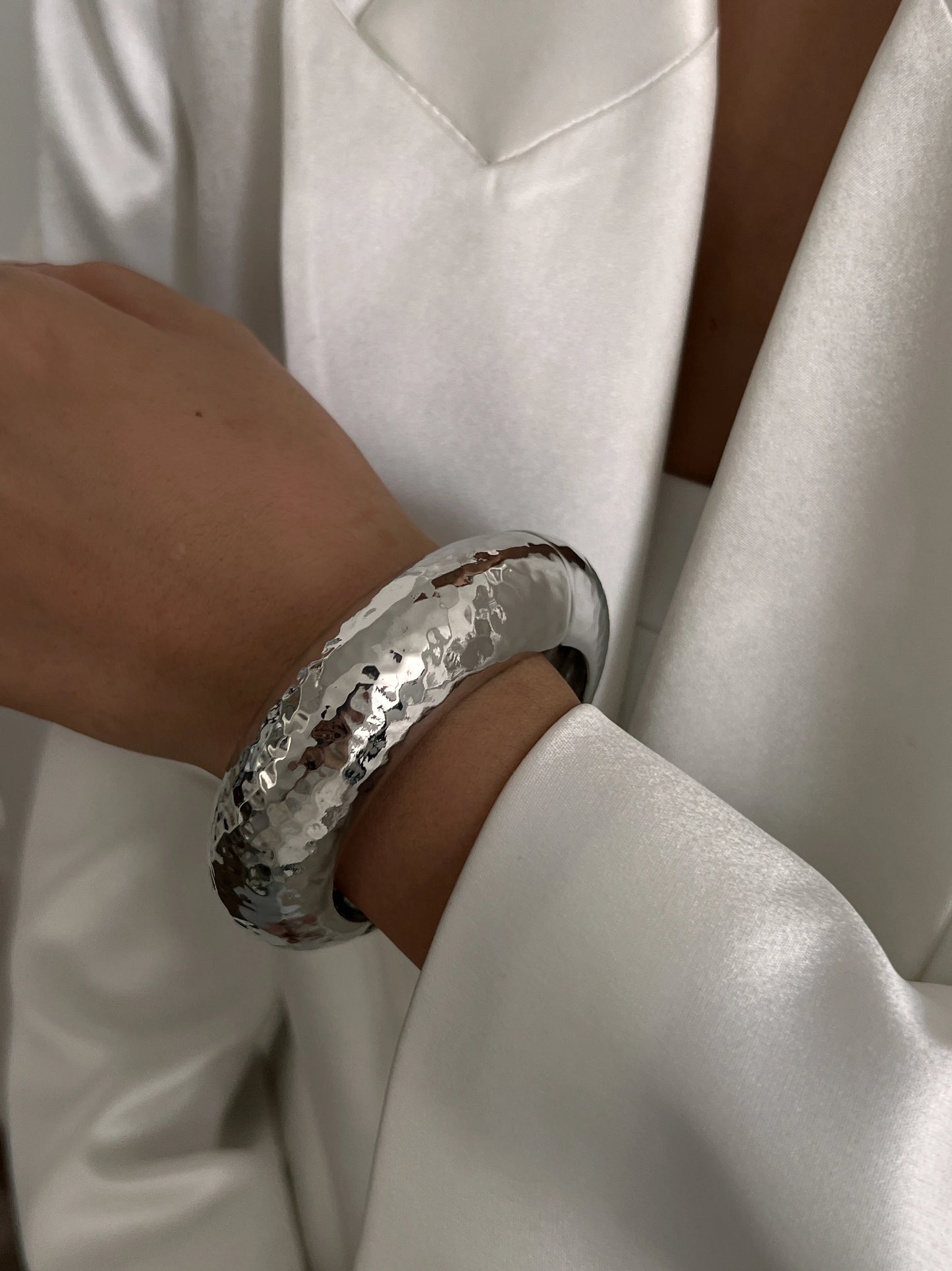 Ingemark Chunky Pearl Cuff Bracelet – Punk Heavy Metal Steampunk Bangle for Women & Men 2025