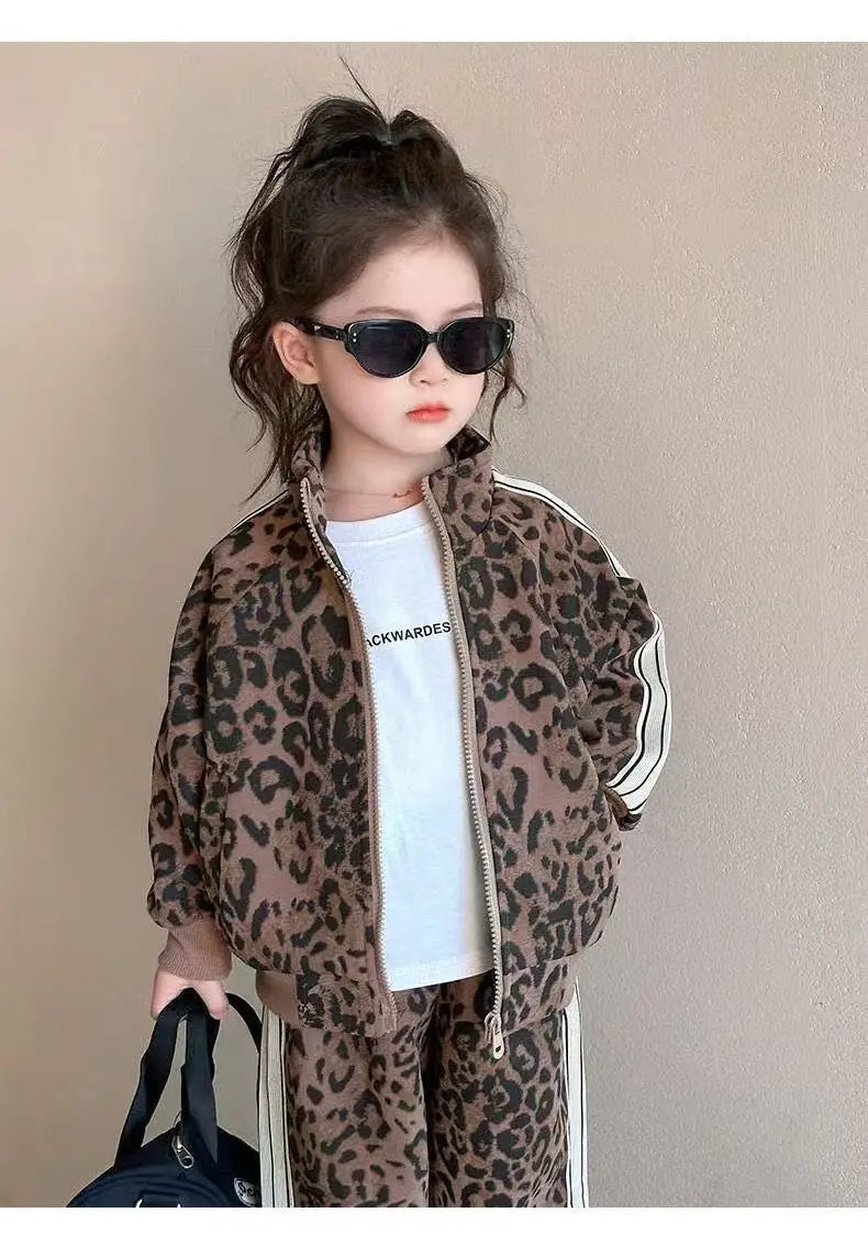 Girls' Spring Sportswear Set – Stylish Leopard Pattern Top & Pants Two-Piece Outfit for Children