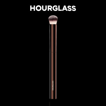 Hourglass No.19 Vanish Concealer Brush – Soft Fiber, Seamless Finish Face Makeup Brush