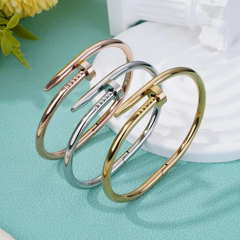 Women's Fashion Stainless Steel Waterproof Luxury Bracelet – Stylish Jewelry for Date, Party, and Festival Gifts - S090
