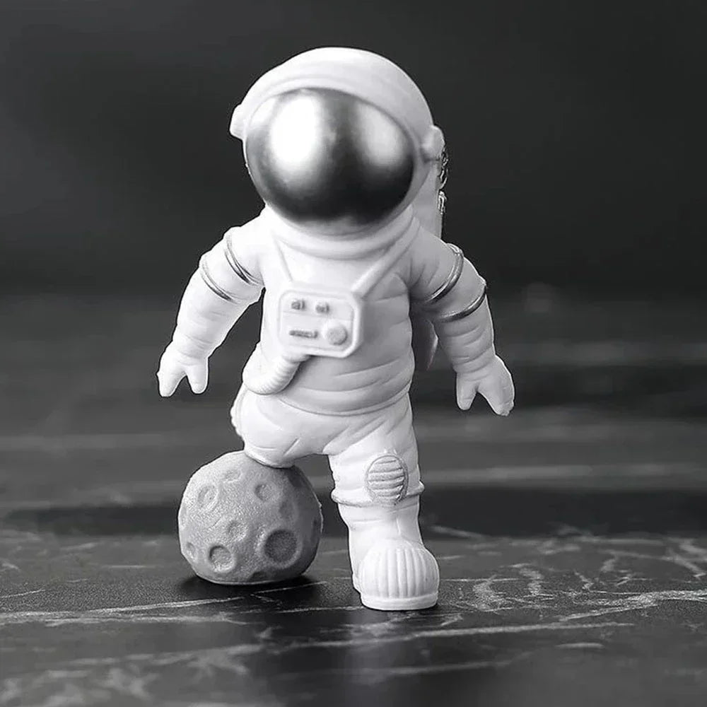 3/4pcs Astronaut Figurine Set - Spaceman Sculpture and Educational Toy - Perfect for Desktop Decor and Kids' Gift