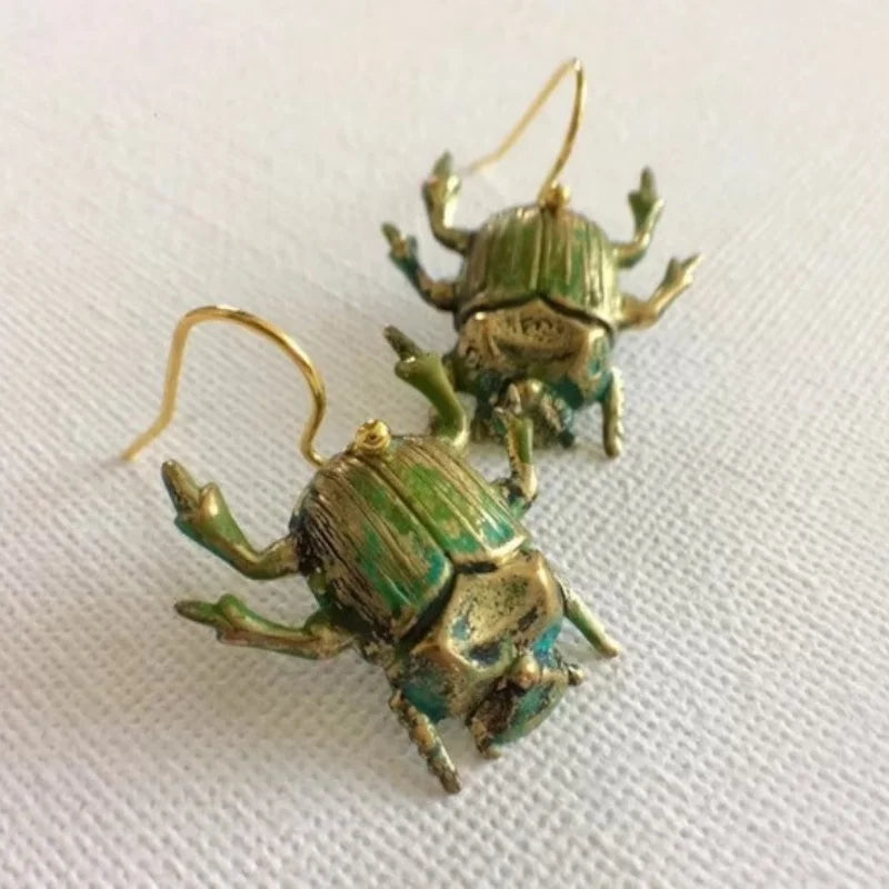 Vintage Green Beetle Earrings - Classic Insect Pendant Jewelry for Women