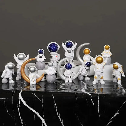 4-Piece Astronaut Figurine Set - Space Explorer Models for Kids, Desktop Decor & Educational Gifts