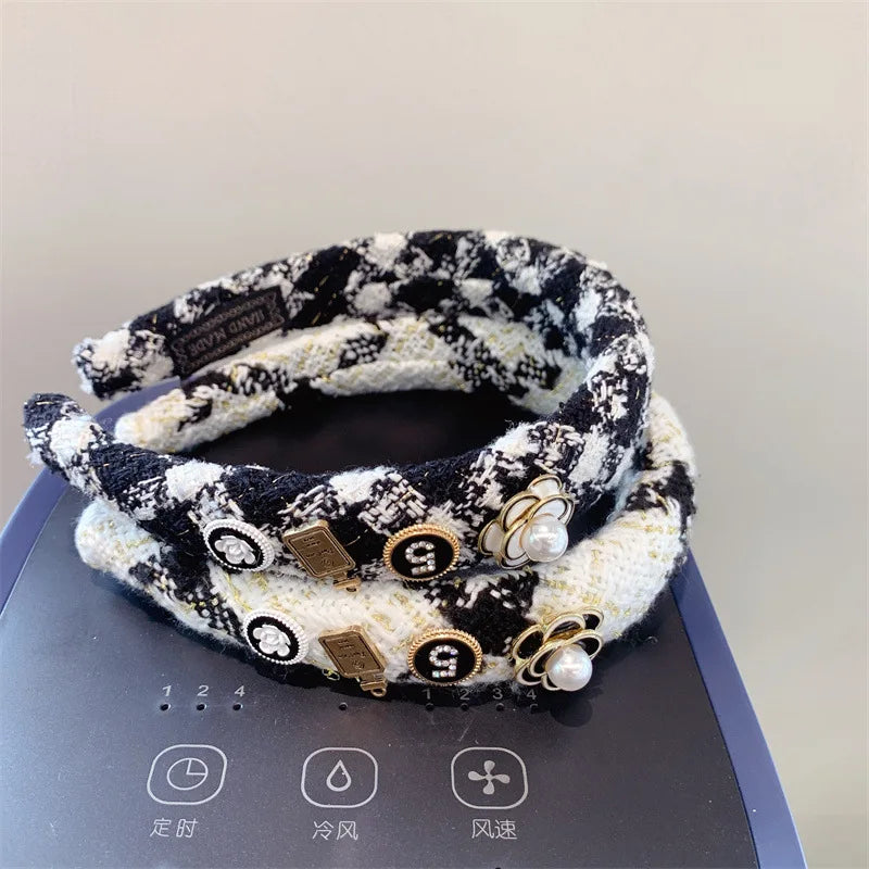 Black & White Camellia Embroidery Hairband – Woolen Weave Padded Headband for Women, French Fashion, Autumn/Winter 2023