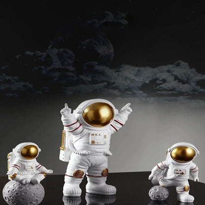 4-Piece Astronaut Figurine Set – Spaceman Statue Sculpture Educational Toy & Desktop Home Decoration Gift for Kids