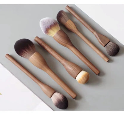 New European Vintage Wood Handle Makeup Brush – High-Quality Walnut Soft Powder, Blush & Foundation Contour Brush