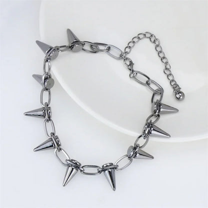 Fashion Punk Spike Choker Necklace – Goth Rivet Metal Chain Collar for Unisex Rock & Nightclub Jewelry