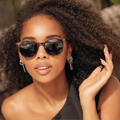 Vintage Round Sunglasses – 2024 Fashion Design for Men & Women, Retro Rivet Yellow & Blue Lens, Square Sun Glasses