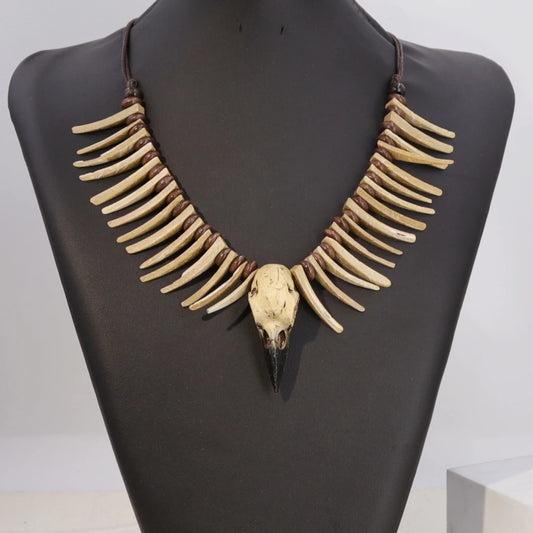 Vintage Viking Crow Skull Necklace – Gothic Resin Animal Pendant with Irregular Coconut Shell Teeth Jewelry