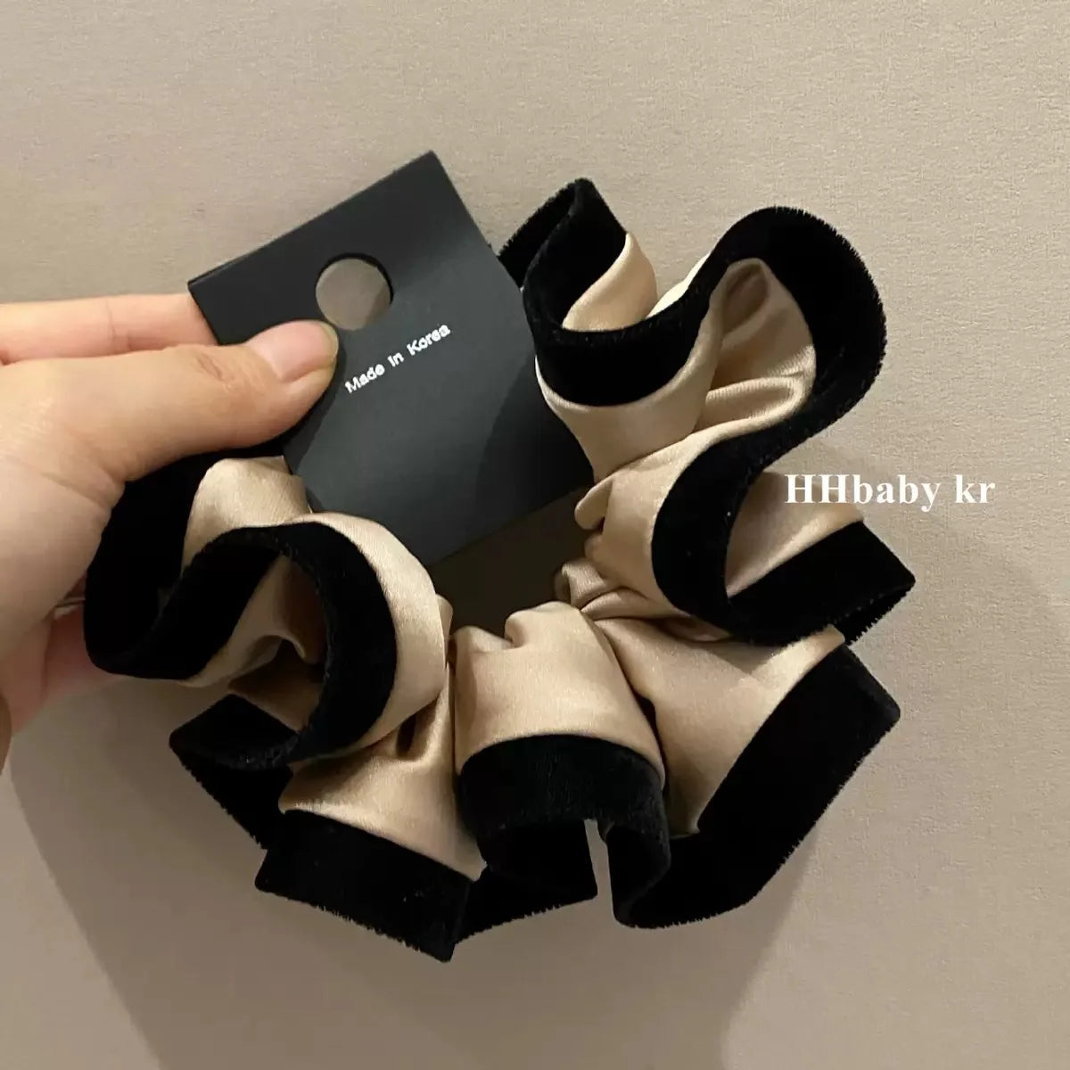 Velvet-Edged Satin Bloom Scrunchie - Elegant Hair Tie for Everyday Style