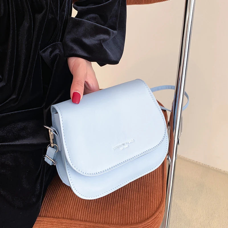 Women's Crossbody Bag – Solid Color Fashionable Retro Flipped Design, Casual and Simple Style