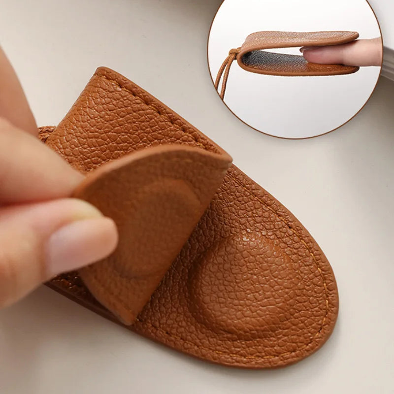Hanging Neck Eyeglasses Storage Bag with Chain – Unisex Leather Sunglasses Case & Portable Key Holder Pendant