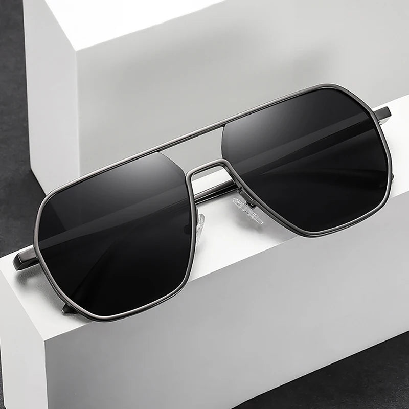 Luxury Metal Photochromic Sunglasses – Fashion Polarized UV400 Chameleon Anti-Glare Driving Glasses for Men & Women