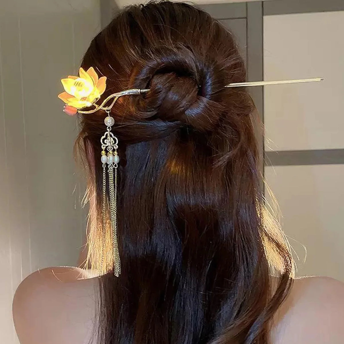 Luminous Lotus Flower Hairpin – Vintage LED Hair Stick with Lantern Tassel for Women and Traditional Hairstyles