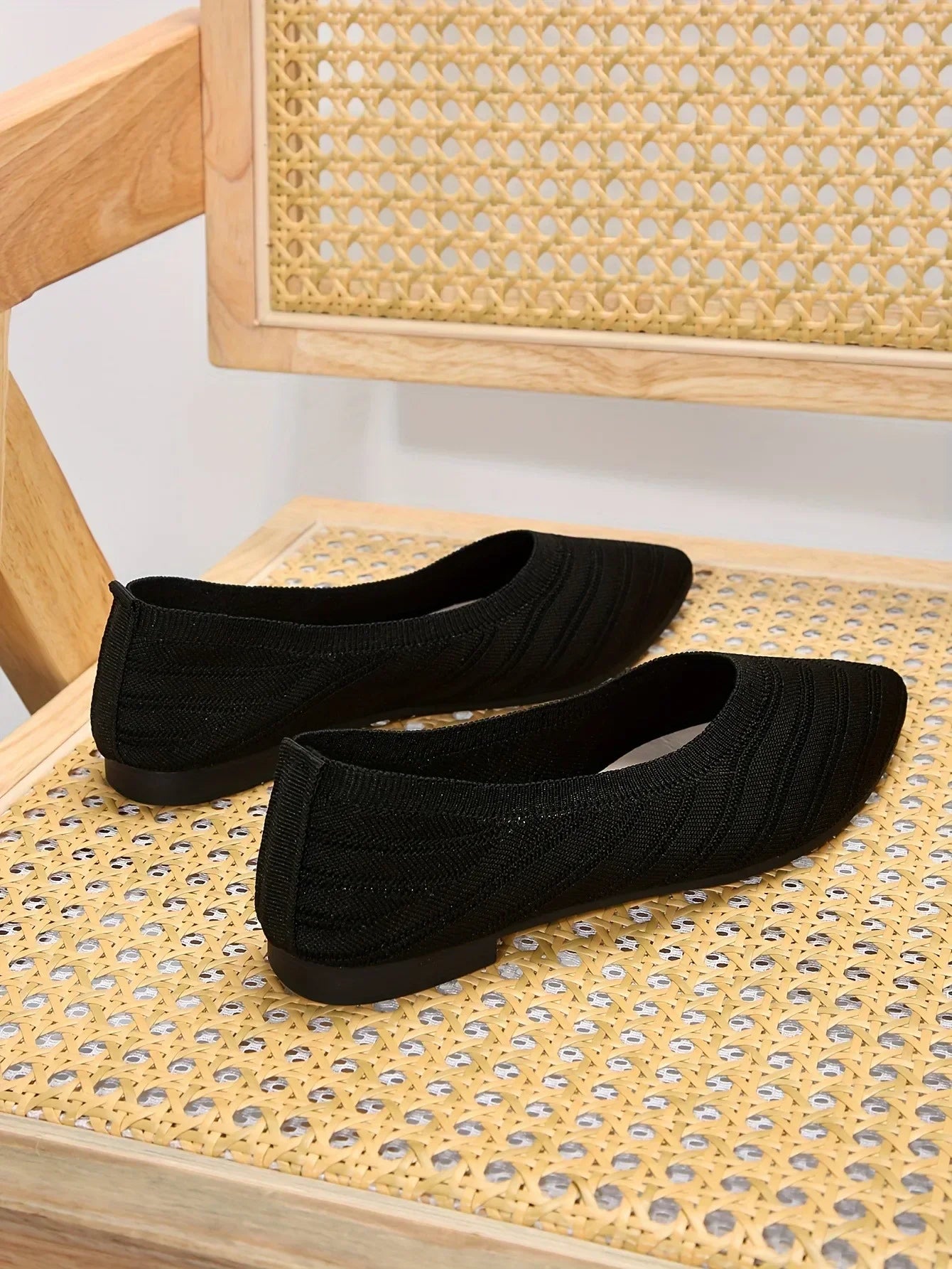 Women’s Pointed Toe Knitted Slip-On Flats – Solid Color Casual Breathable Ballet Loafers