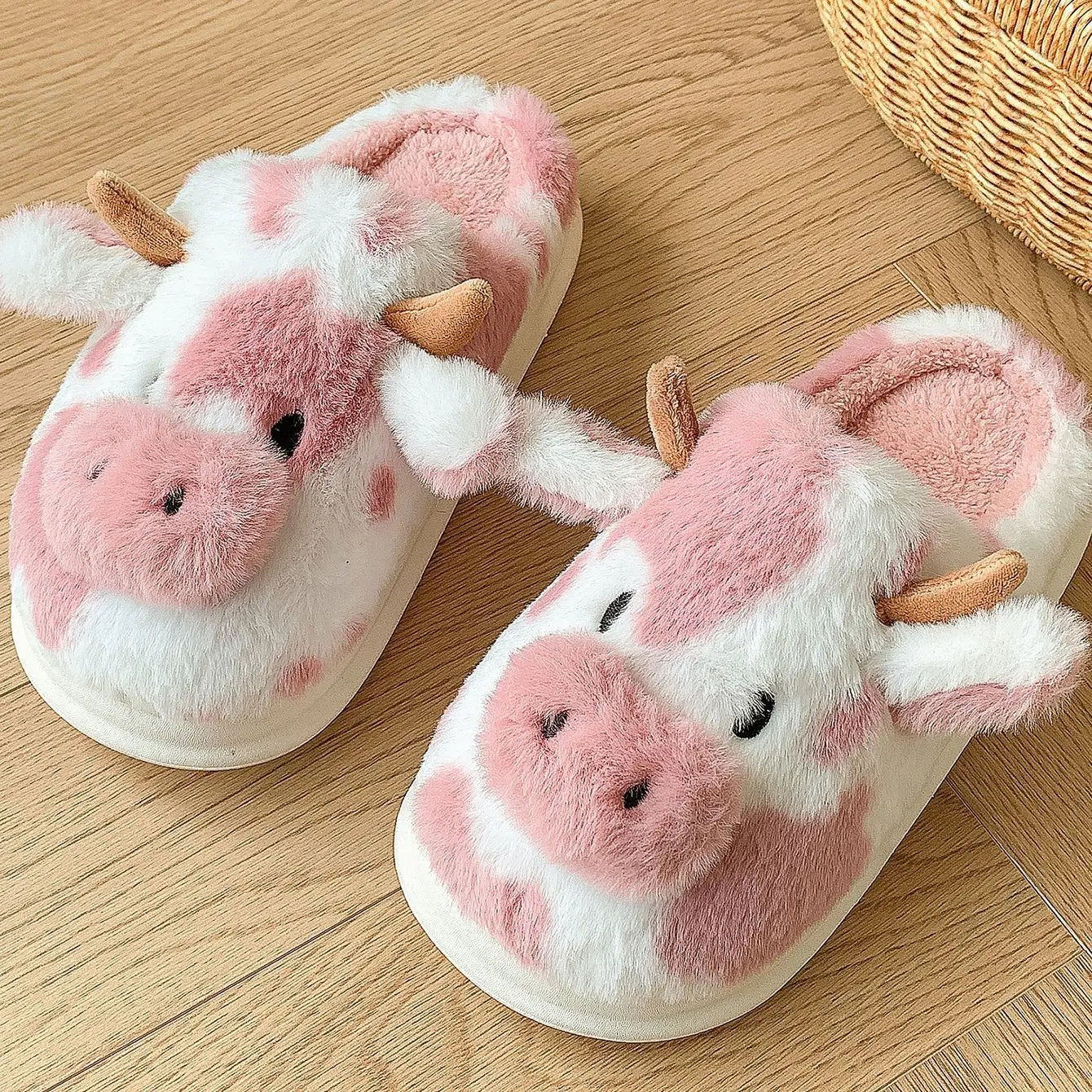 Women’s Fluffy Cartoon Cow Slippers – Cute Casual Flat Plush Winter Platform Shoes for Home