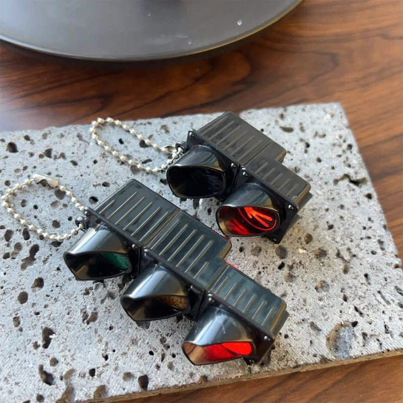 1/2Pcs Simulation Electronic Traffic Light Keychain – Mini LED Pedestrian Light Toy, Kids Cognitive Gift Pendant