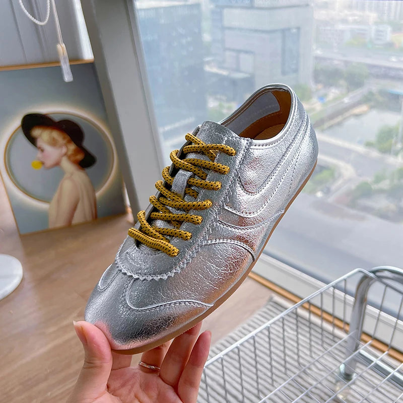 German 2025 Women’s Leather Sneakers — Retro Lace-Up Flat Training Shoes, Large Size Forrest Gump Style