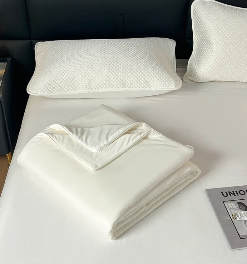 High-Quality Cooling Blanket – Smooth Air-Conditioning Comforter, Lightweight Summer Quilt with Double-Sided Cooling Fabric