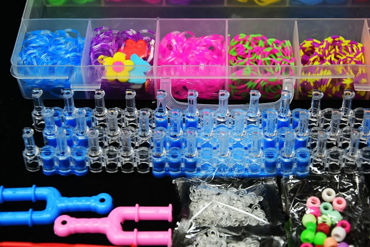 1800pcs Elastic Rubber Loom Bands DIY Kit – Weave Bracelet Craft Set with Storage Box for Kids, Teens & Handmade Gifts