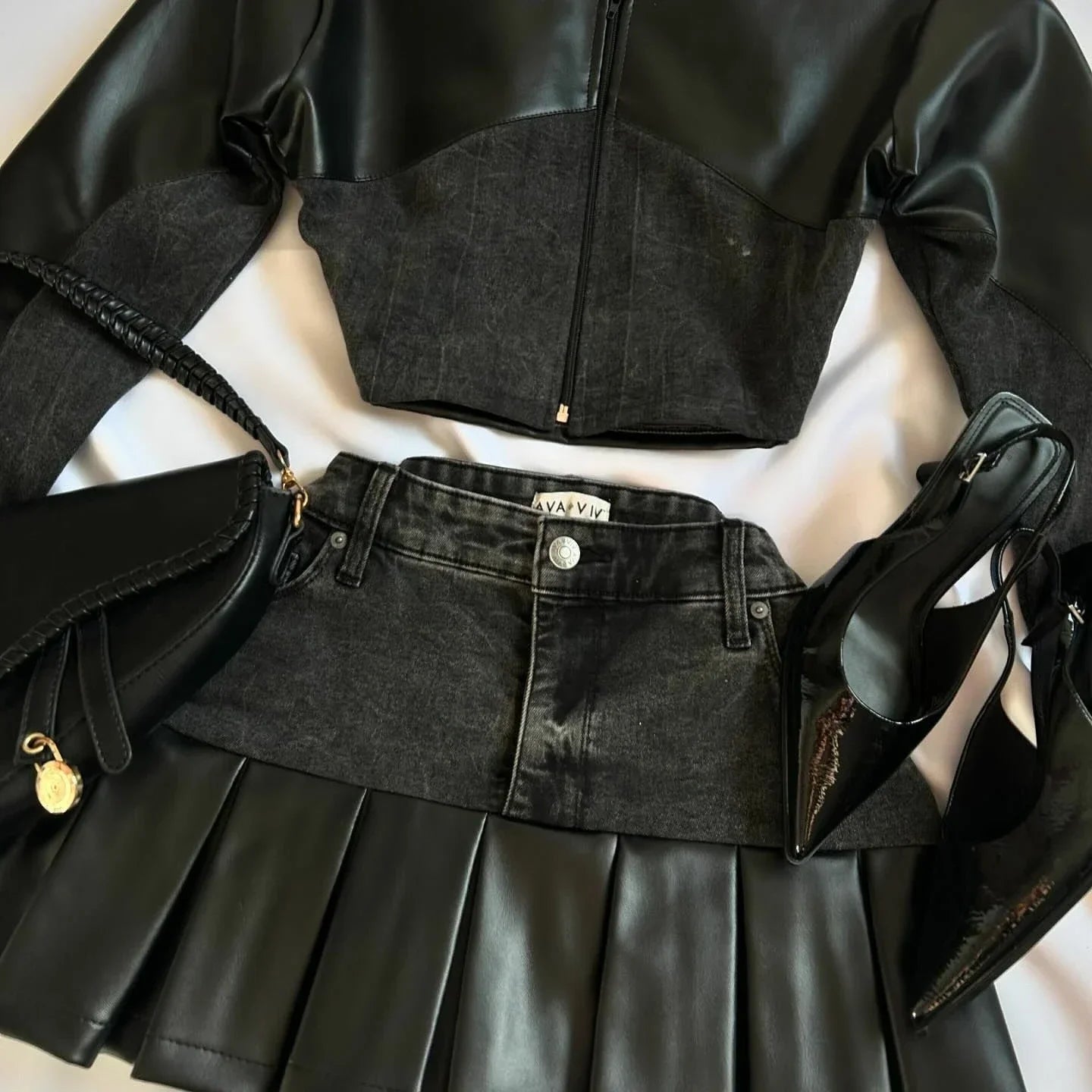Y2K Light Gray Two-Piece Pants Set — Women’s Harajuku Goth Slim Tube Top & High-Waist Sweatpants