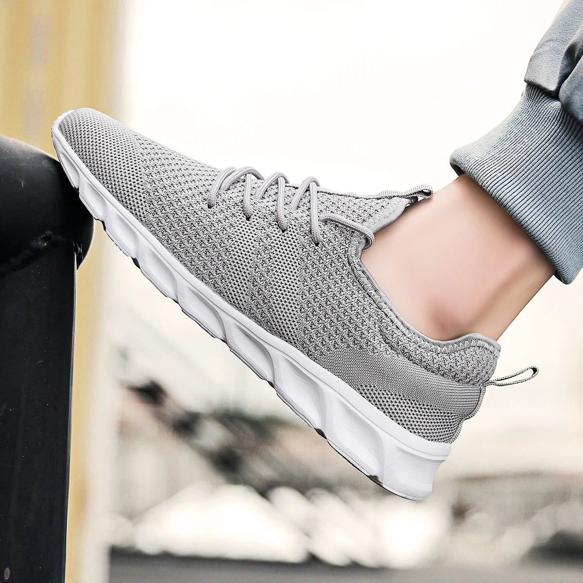Men's Light Running Shoes – Comfortable, Breathable, Anti-Skid & Wear-Resistant Sneakers for Jogging & Sports