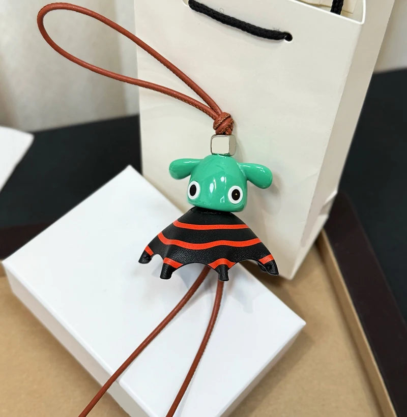 Genuine Leather Parrot Bird Bag Charm – High-End Durable Handmade Fashion Accessory for Women’s Bags, Exquisite Decorative Pendant