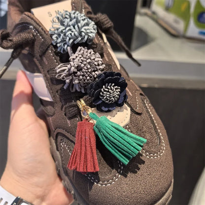 DIY Sneaker Shoe Lace Charm – Flower Tassel Shoe Buckle Decoration, Autumn Winter Fashion Shoe Accessories (1PC)