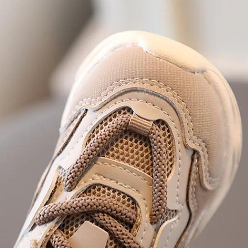 Kids Sport Shoes – Breathable Mesh Boys & Girls Sneakers for Spring & Autumn Outdoor Running