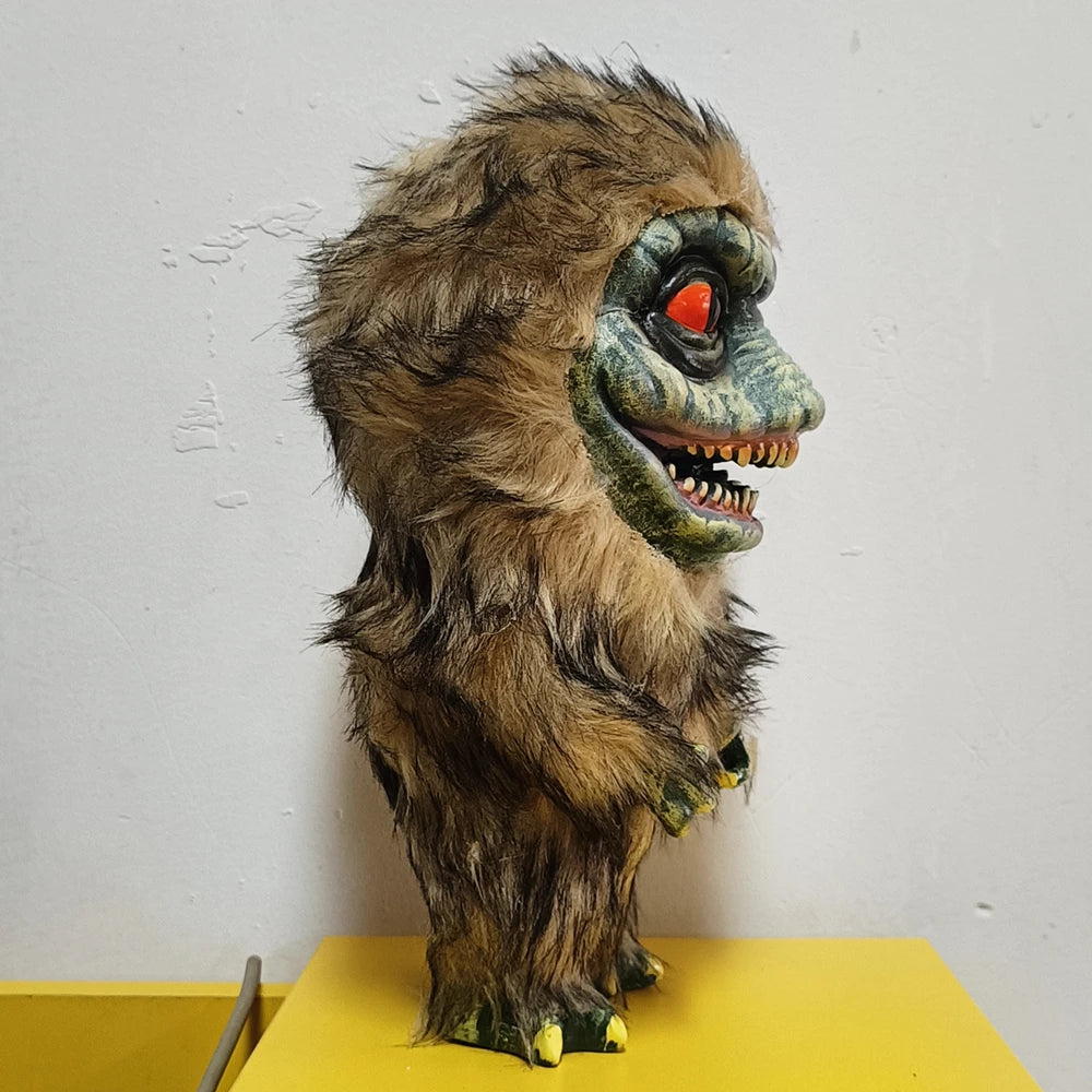 Creepy Alien Monster Plush Doll – Funny Ugly Critter Stuffed Toy, Horror Movie Prop for Halloween Party Decoration and Gifts