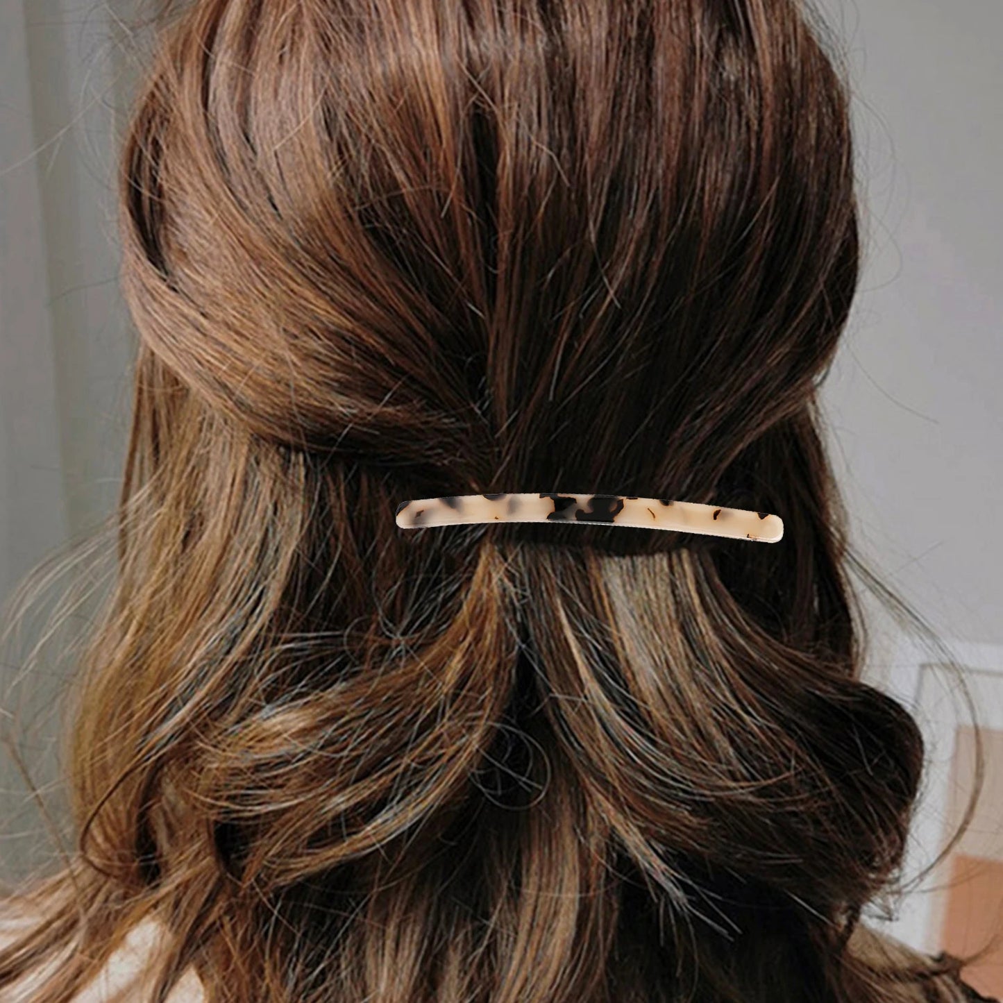 Korean Pearl White Spring Hair Clip – Refreshing Ponytail Clip for Short Hair & Half Up Styles