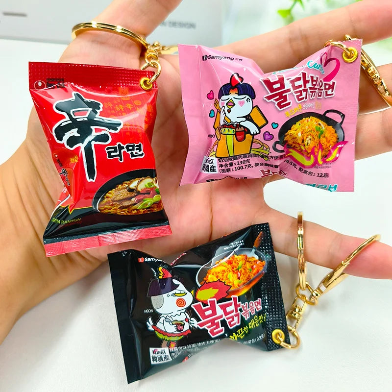 Simulation Instant Noodles Keychain – Mini Snack Phone Pendant Bag Charm, Christmas and New Year Gift Accessory