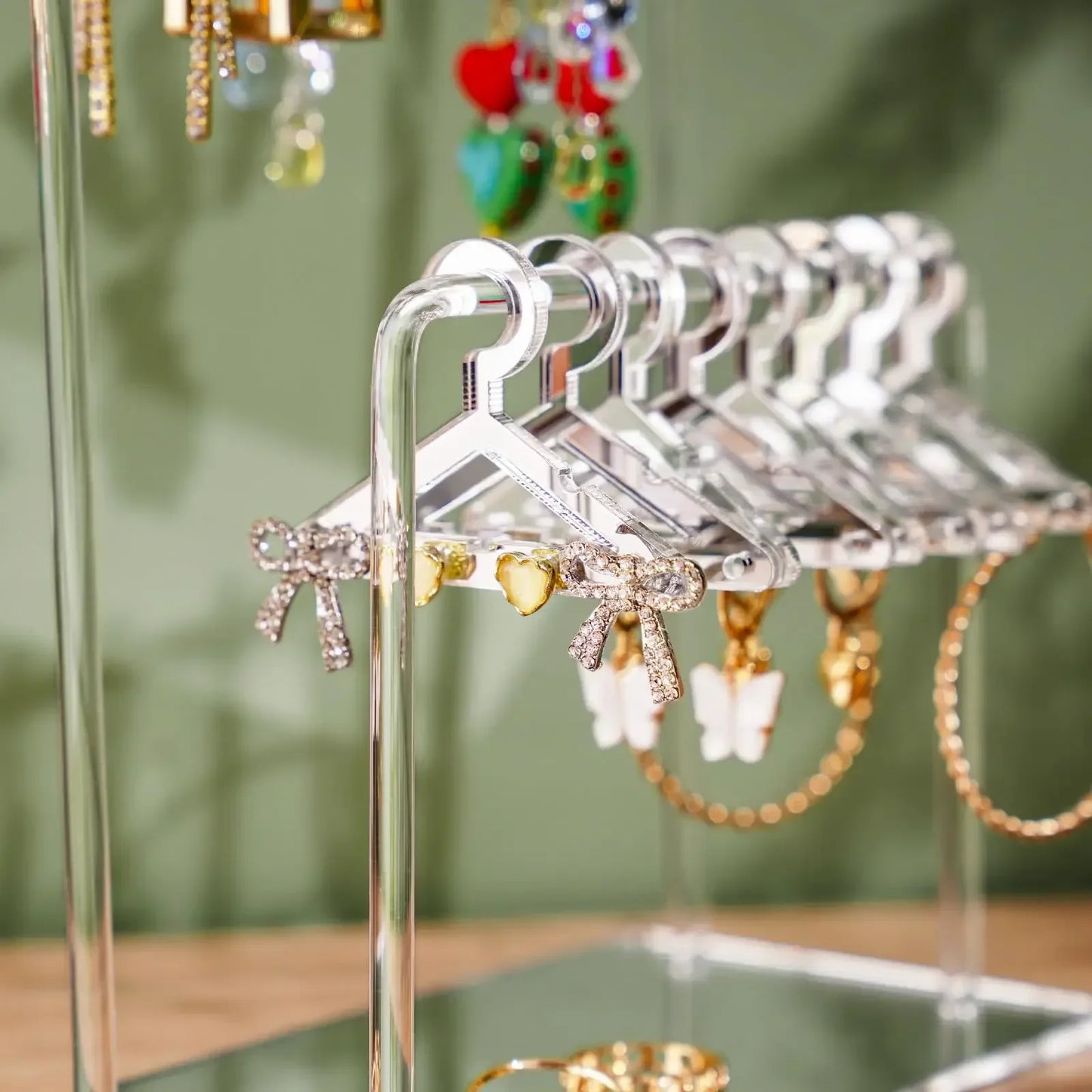 16pcs Hanger-Shaped Jewelry Holders – Personalized Earring Display Racks & Organizer Stands